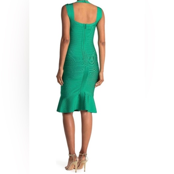 NEW HERVÉ LÉGER Fluted cutout bandage Midi Dress in green size M - Picture 3 of 6